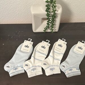 ALO Yoga Men's Athletic Socks in Light Blue and White